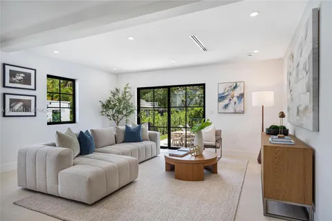$2,900,000 | 1037 Sevilla Avenue, Coral Gables, FL 33134