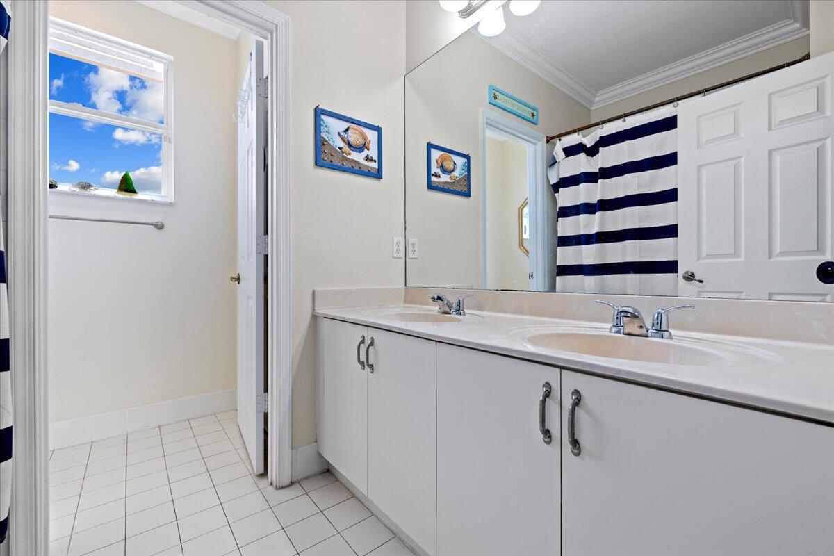 11212 Cobblefield Road Wellington, FL 33449 - Photo 29 of 55 Bathroom 2