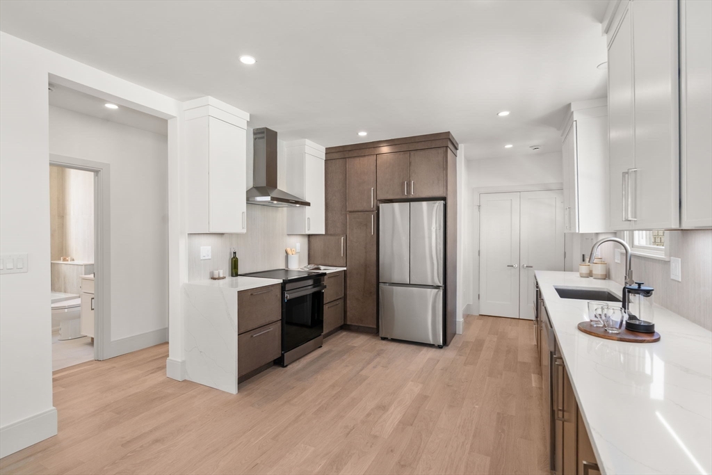 10-12 Clyde Road, Unit 1 Watertown, MA 02472 - Photo 13 of 41