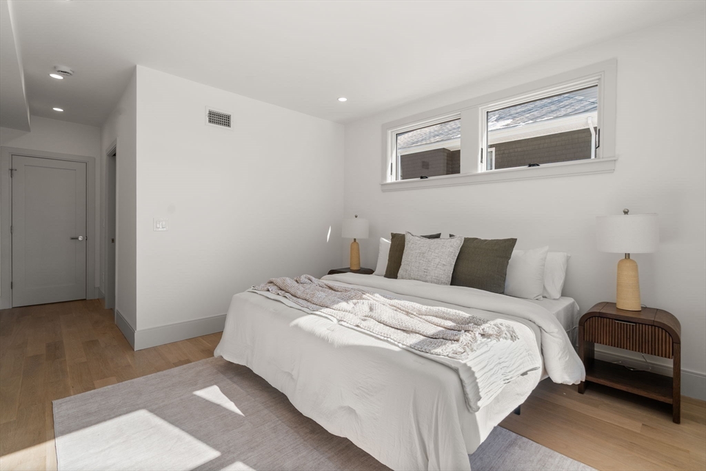 10-12 Clyde Road, Unit 1 Watertown, MA 02472 - Photo 28 of 41