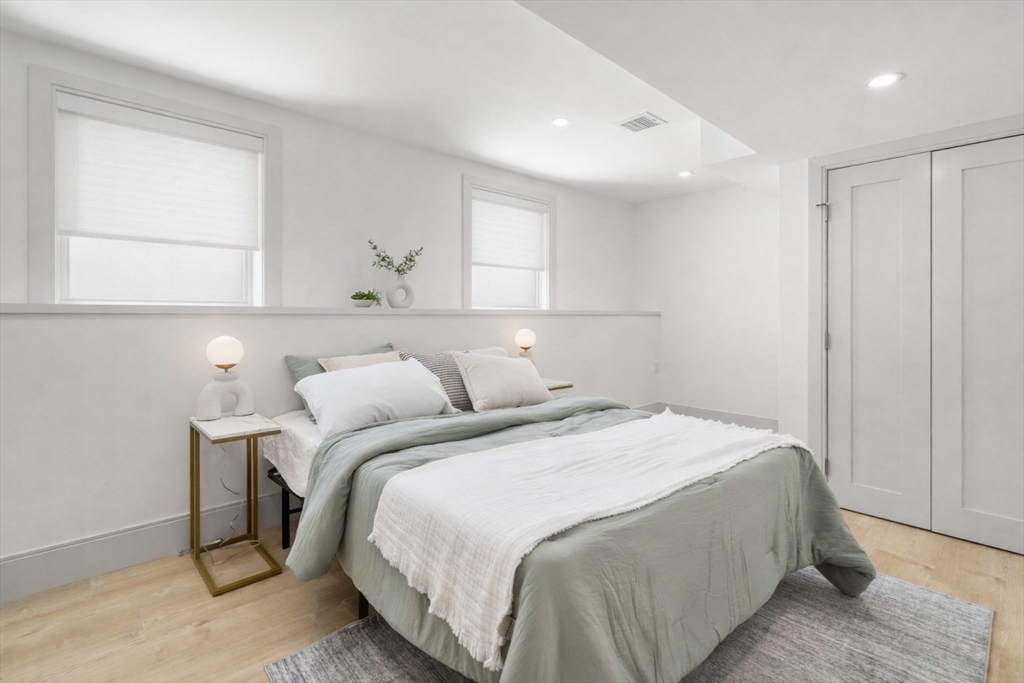 10-12 Clyde Road, Unit 1 Watertown, MA 02472 - Photo 29 of 41