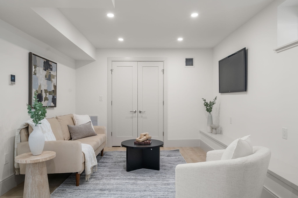 10-12 Clyde Road, Unit 1 Watertown, MA 02472 - Photo 30 of 41