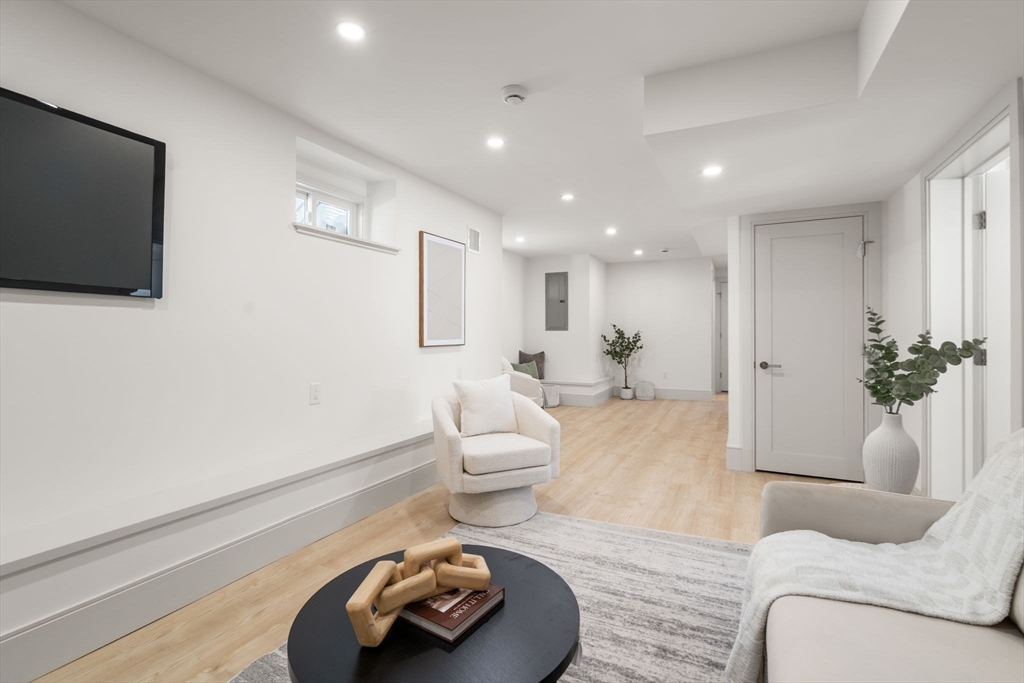 10-12 Clyde Road, Unit 1 Watertown, MA 02472 - Photo 36 of 41