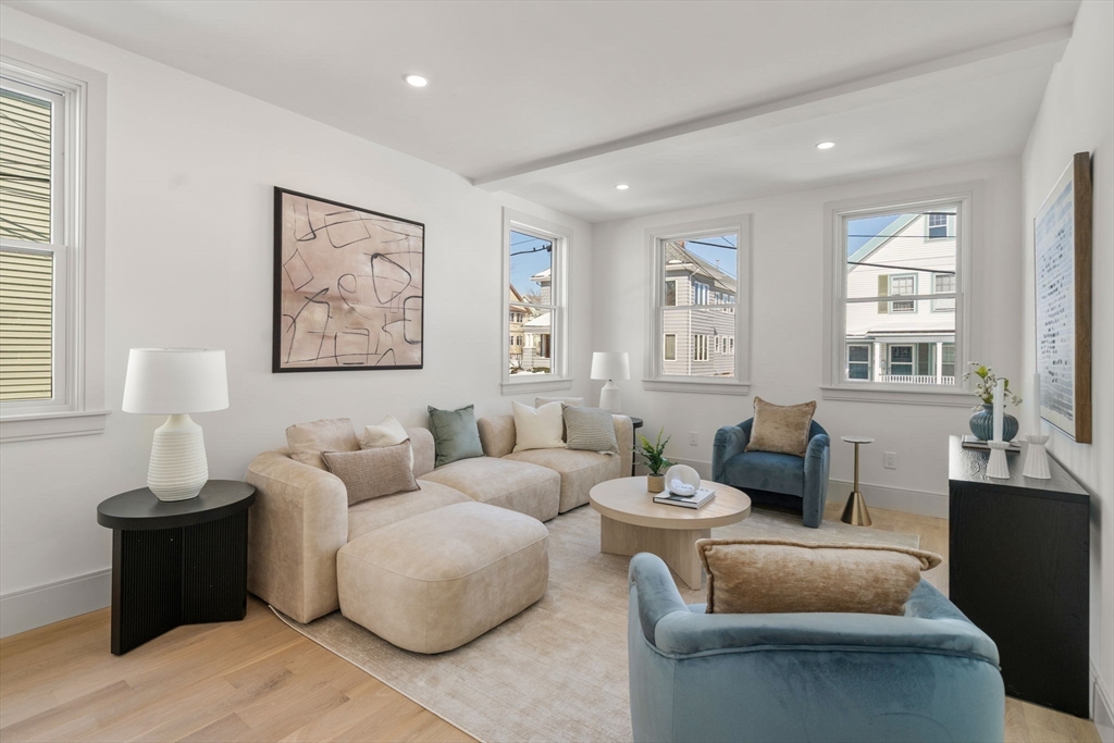 10-12 Clyde Road, Unit 1 Watertown, MA 02472 - Photo 4 of 41