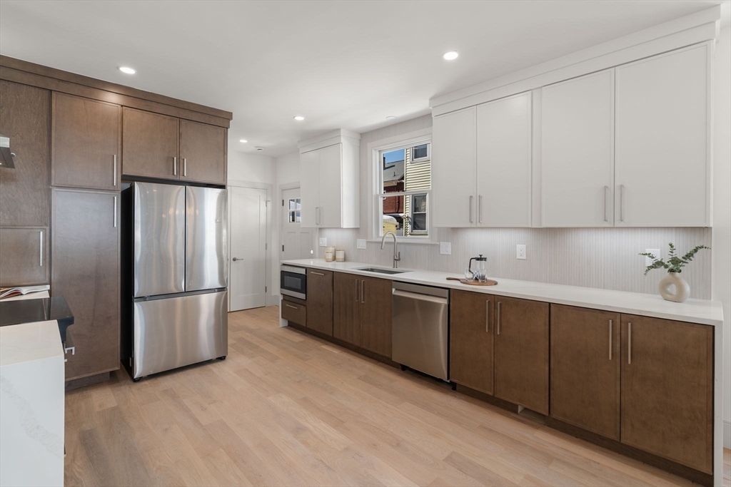 10-12 Clyde Road, Unit 1 Watertown, MA 02472 - Photo 9 of 41