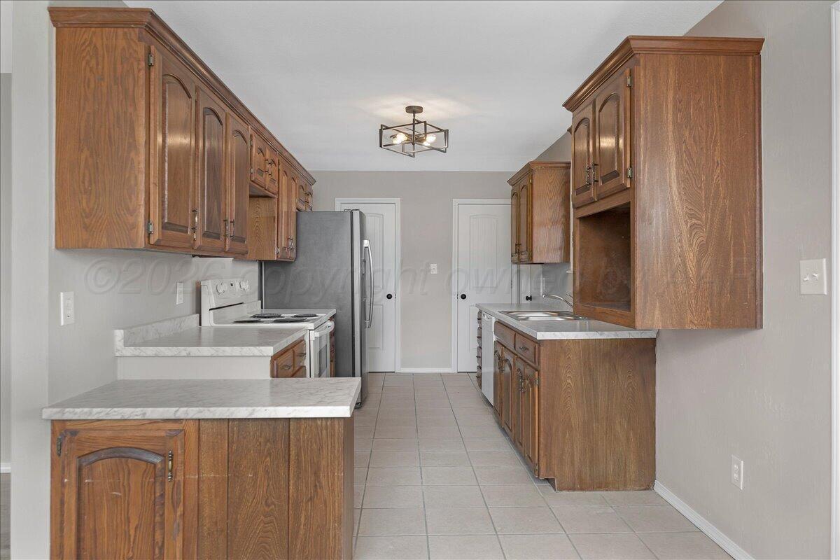 122 Racine Trail Amarillo, TX 79108 - Photo 6 of 17 05-Kitchen