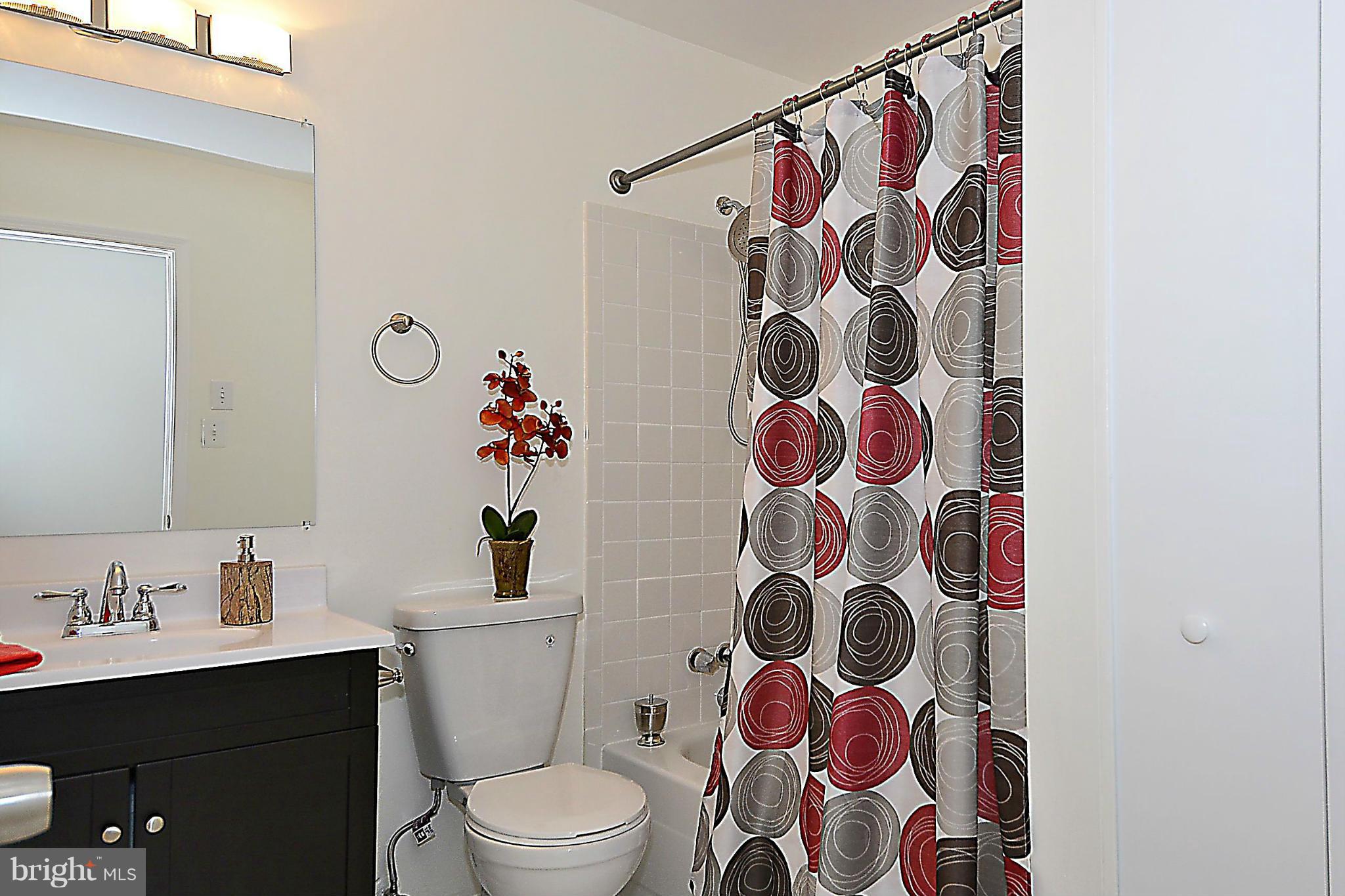 1206 Lee Road Sterling, VA 20164 - Photo 7 of 22 Main Level Hall Bath