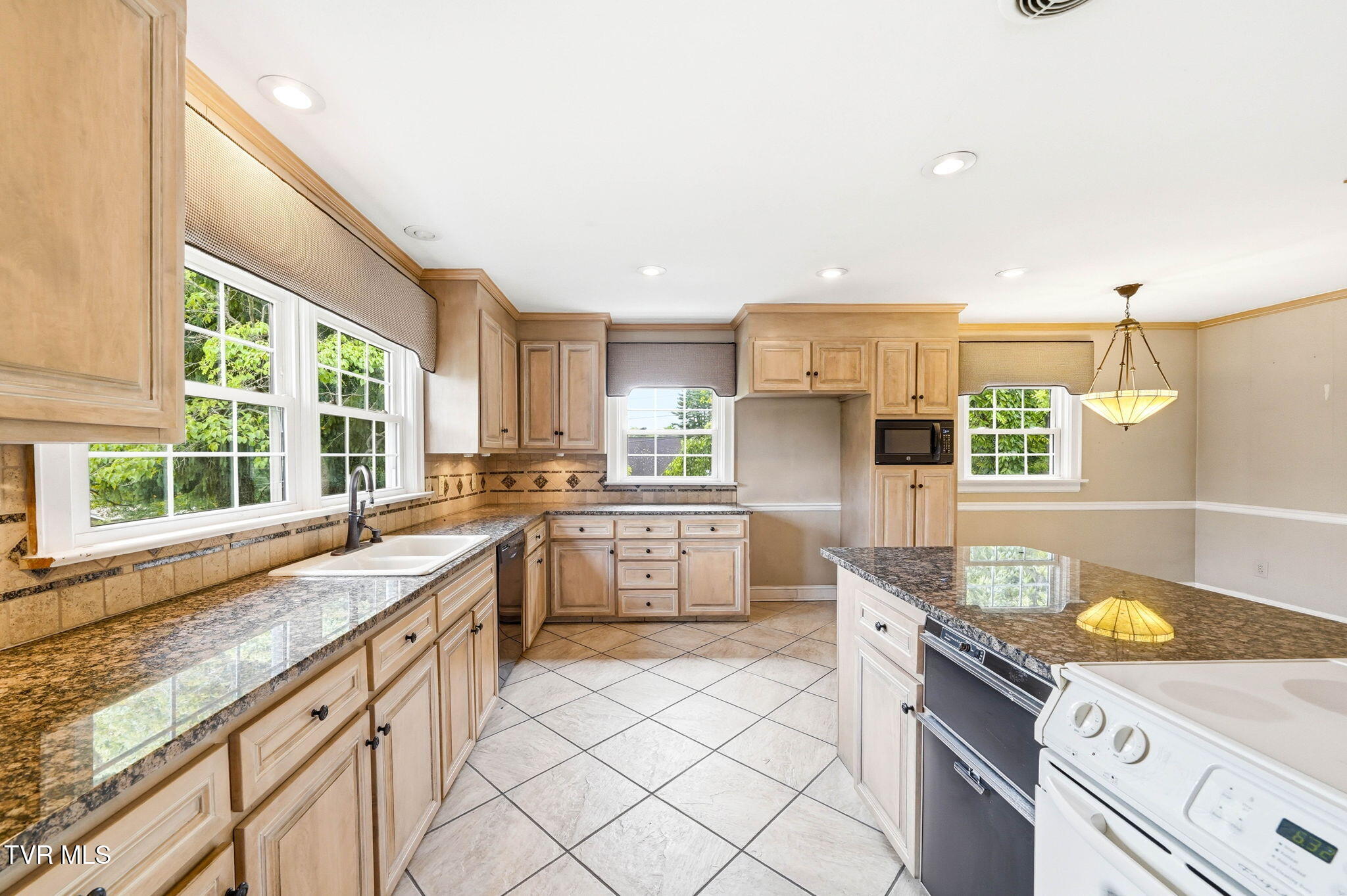 1700 Overhill Road Bristol, VA 24201 - Photo 10 of 50 2-web-or-mls-1700 Overhill Rd-10
