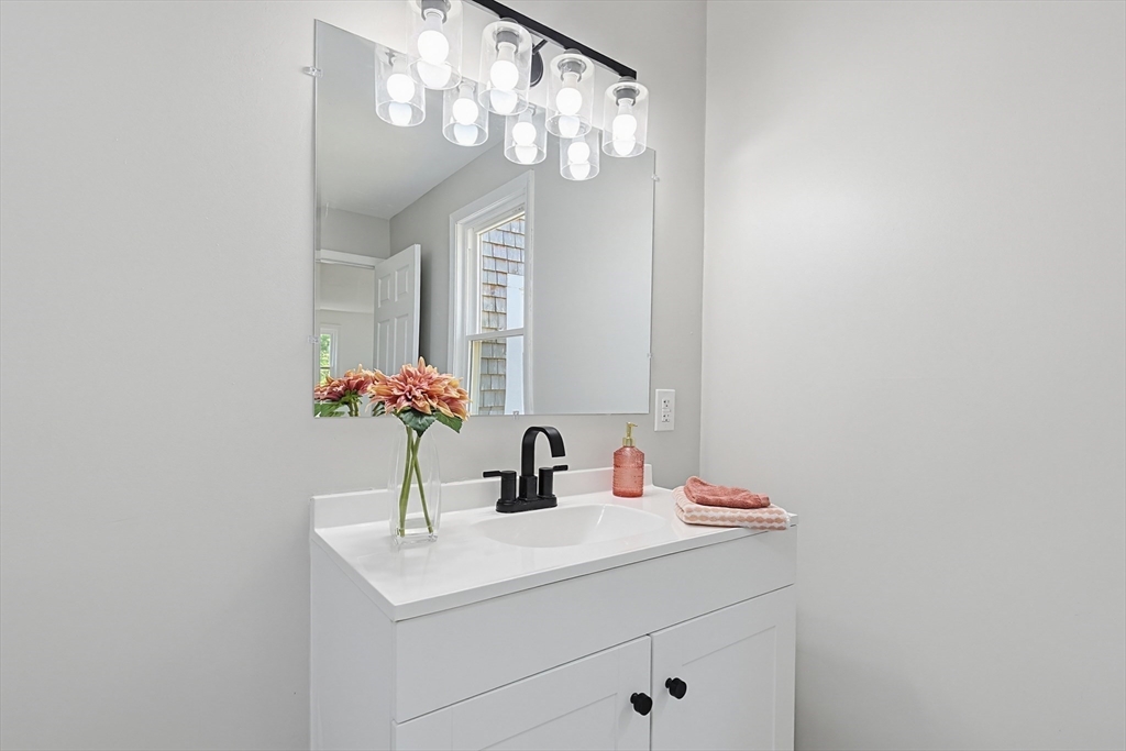 9 Scraggy Neck Rd Extension Bourne, MA 02534 - Photo 12 of 42