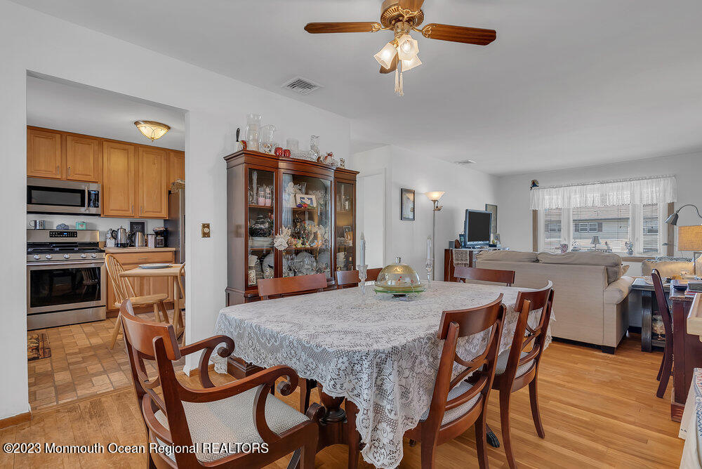 33 Orange Road Brick, NJ 08723 - Photo 3 of 11 2nd Floor DR