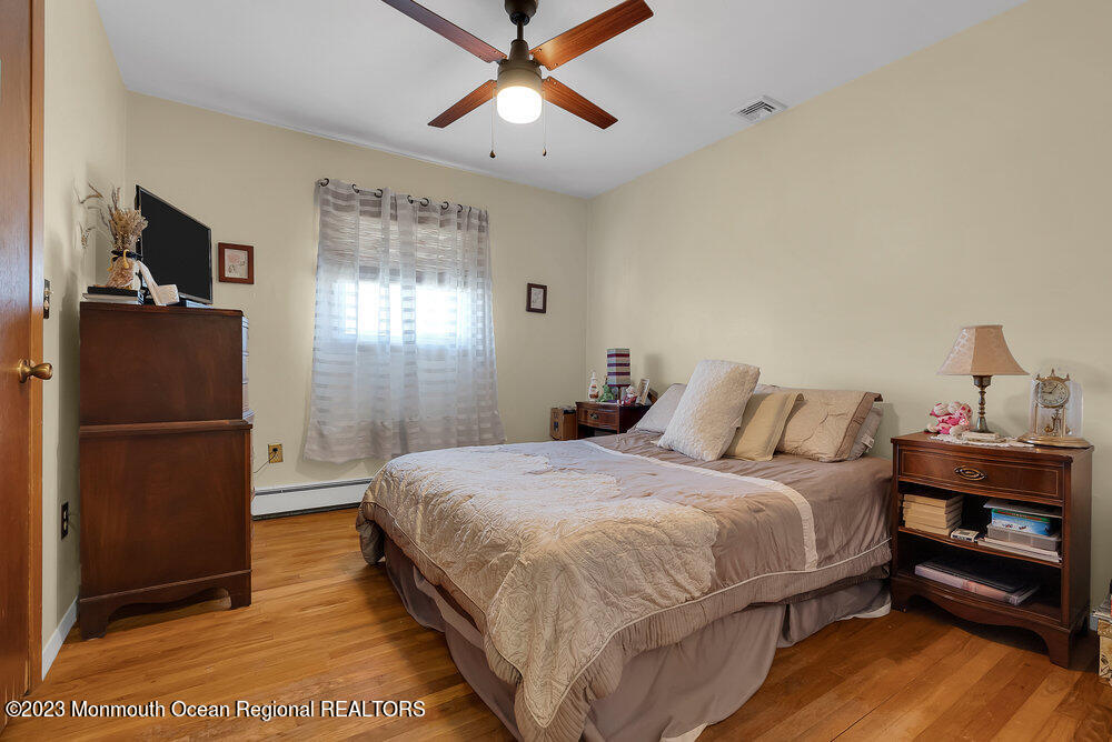 33 Orange Road Brick, NJ 08723 - Photo 8 of 11 Lg BR 2nd Fl