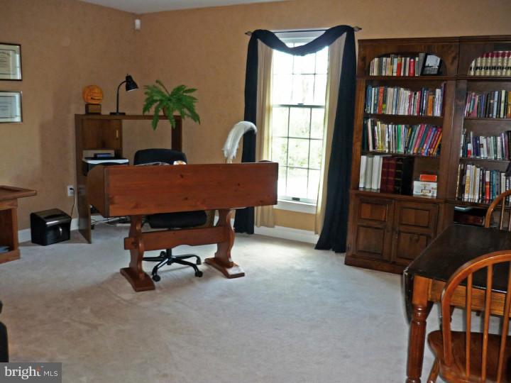 2912 Chisselford Drive Sinking Spring, PA 19608 - Photo 15 of 25 Office / Study
