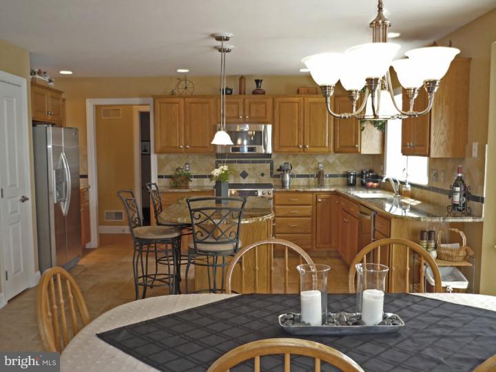 2912 Chisselford Drive Sinking Spring, PA 19608 - Photo 16 of 25 Kitchen