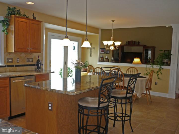 2912 Chisselford Drive Sinking Spring, PA 19608 - Photo 17 of 25 Kitchen