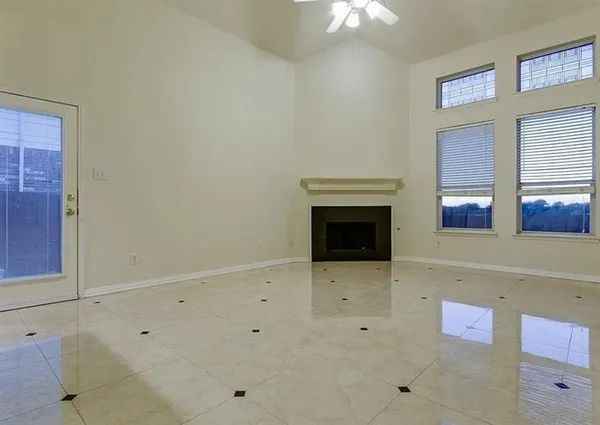 a view of empty room with window