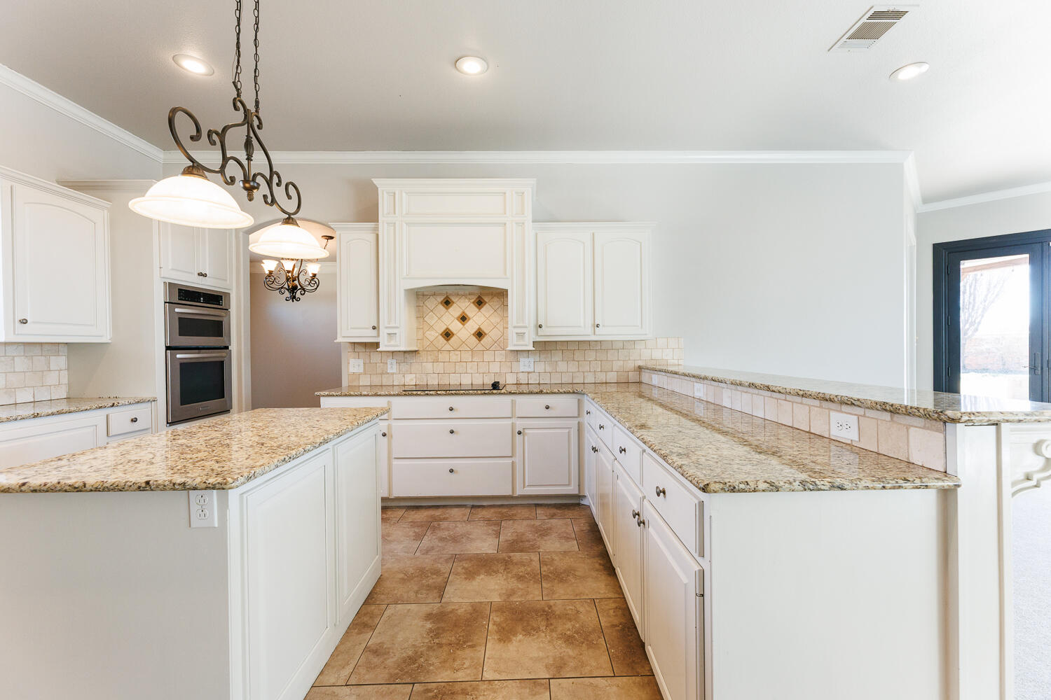 6207 113th Street Lubbock, TX 79424 - Photo 18 of 73 Great Counter Space