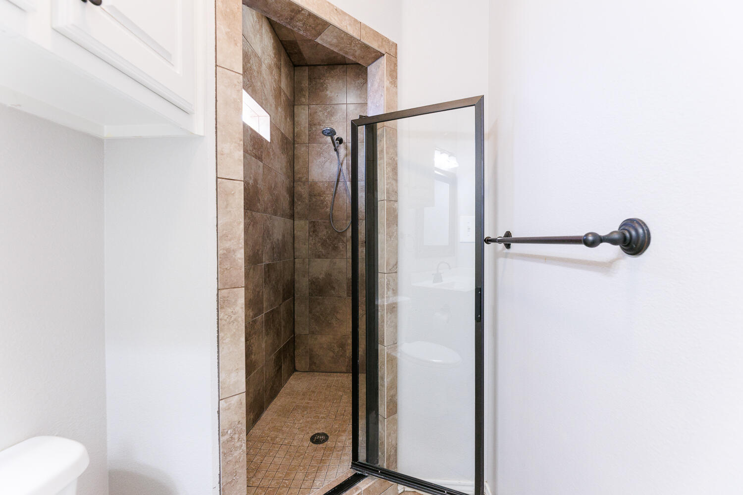 6207 113th Street Lubbock, TX 79424 - Photo 48 of 73 Separate Shower