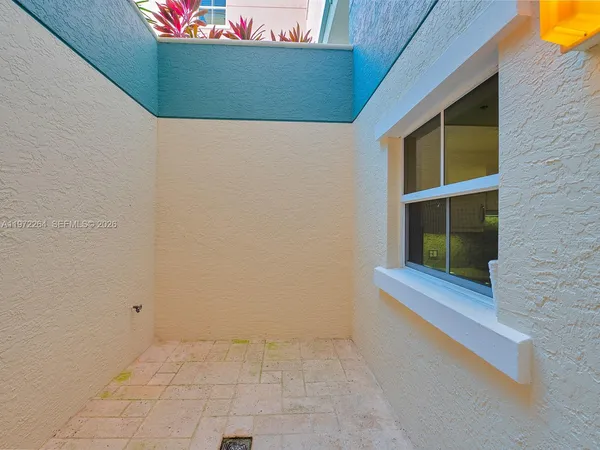 $7,800 | 2051 Southeast 3rd Street, Unit TH11, Deerfield Beach, FL 33441