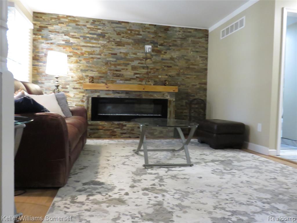 31189 Hoover Road, Unit 28 Warren, MI 48093 - Photo 7 of 26