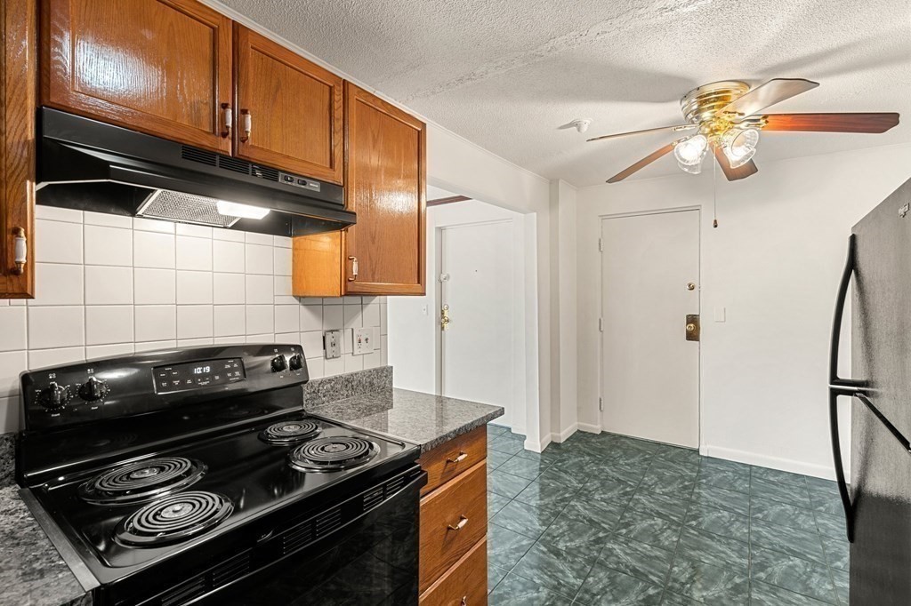 124 Addison Street, Unit 14 Chelsea, MA 02150 - Photo 20 of 33 Gallery Image 20