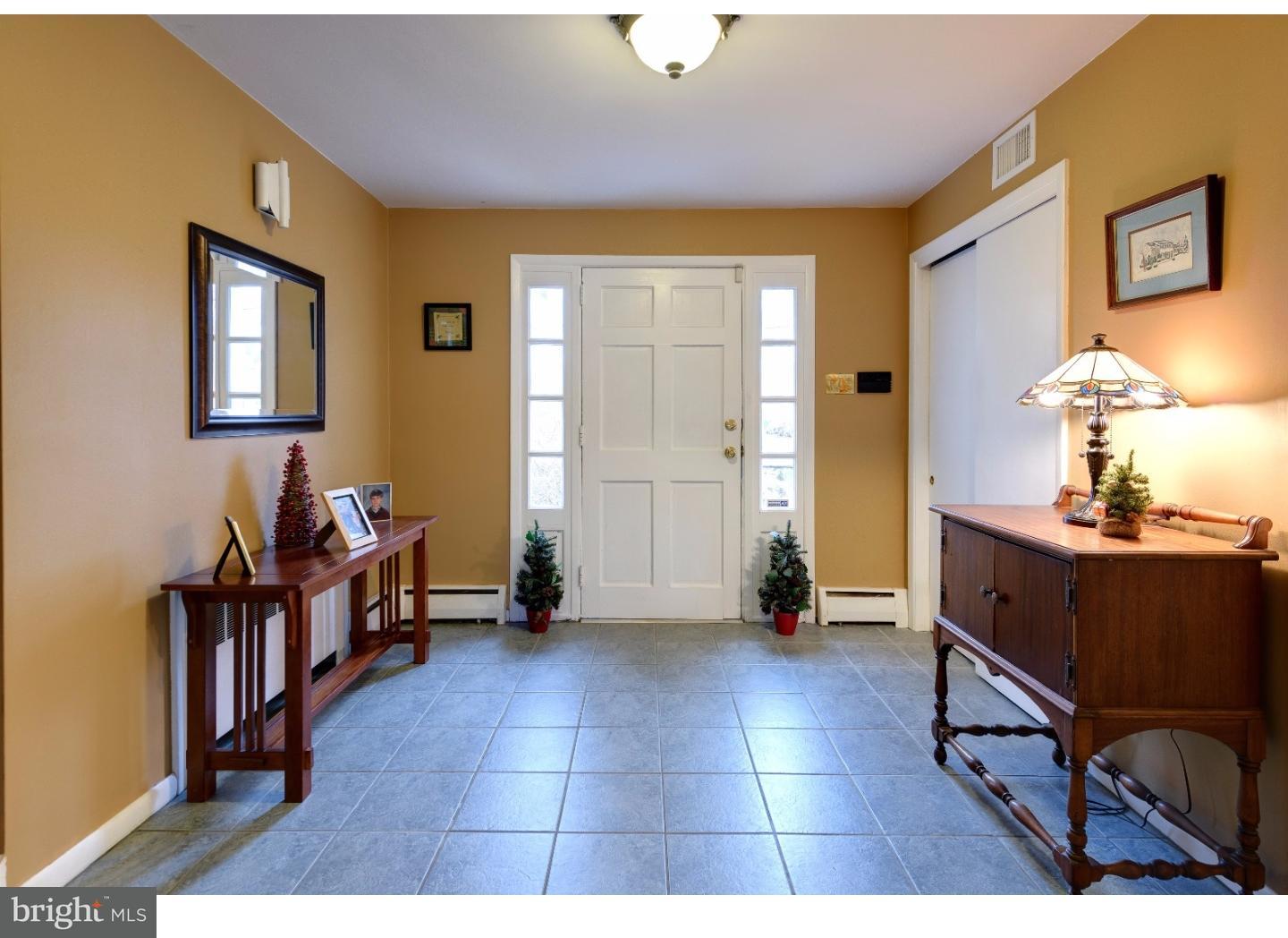 589 Walker Road Wayne, PA 19087 - Photo 6 of 25