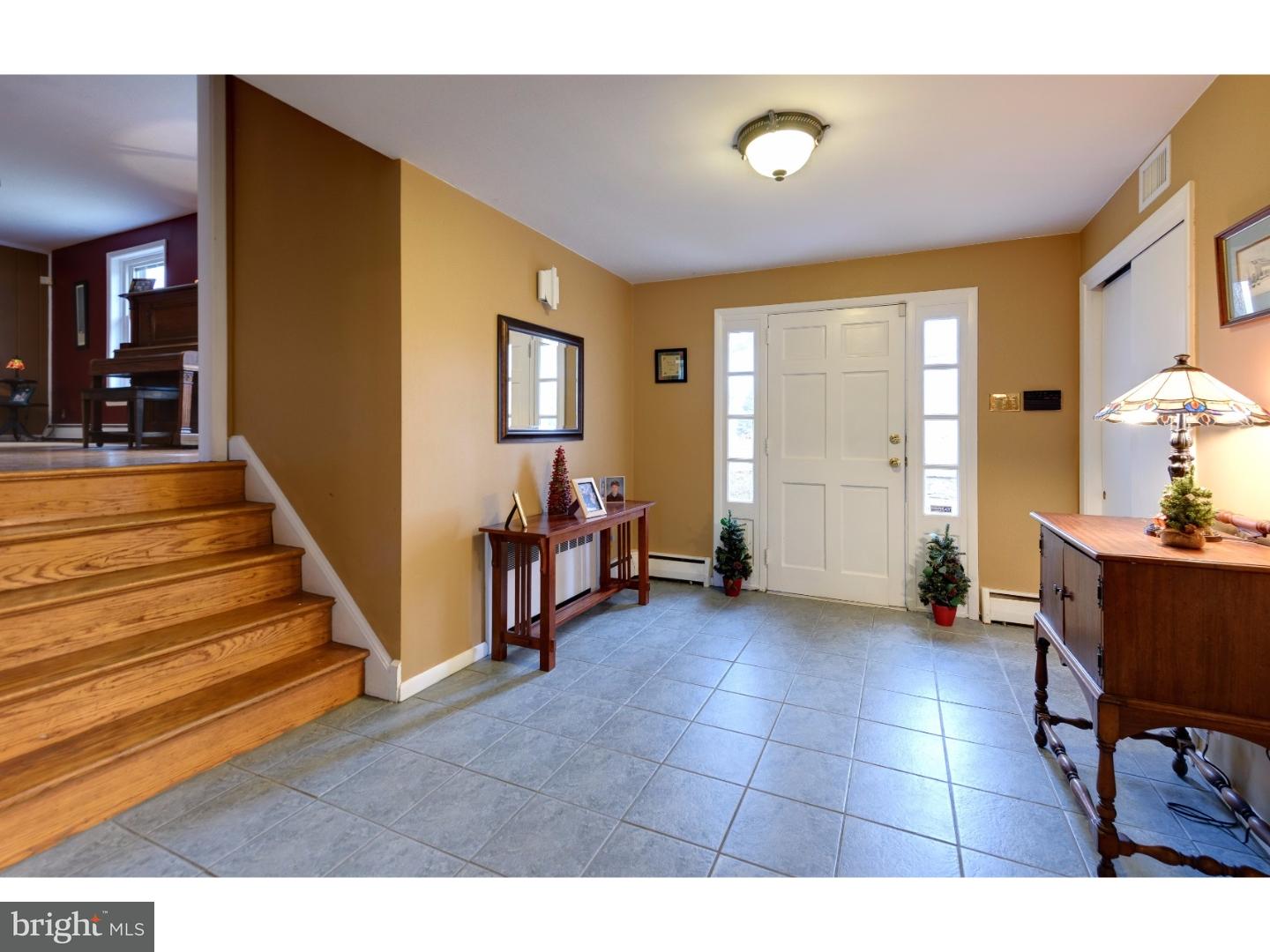 589 Walker Road Wayne, PA 19087 - Photo 7 of 25