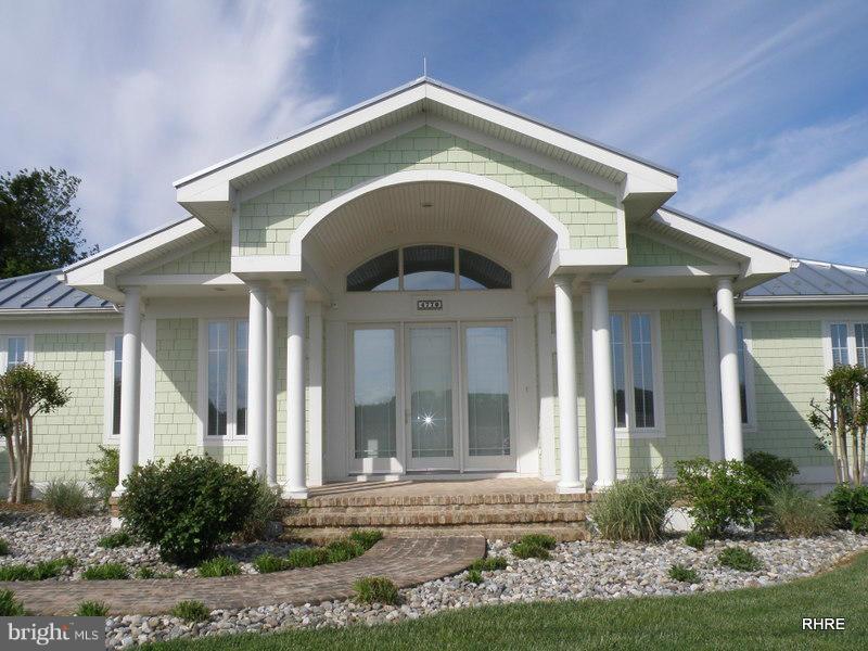Exterior (Front)