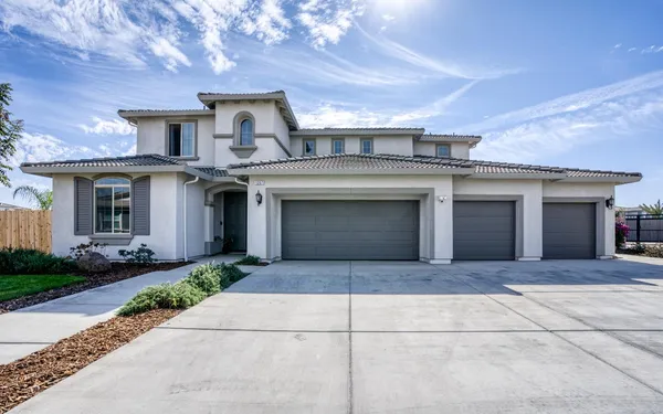 a house view with a outdoor space