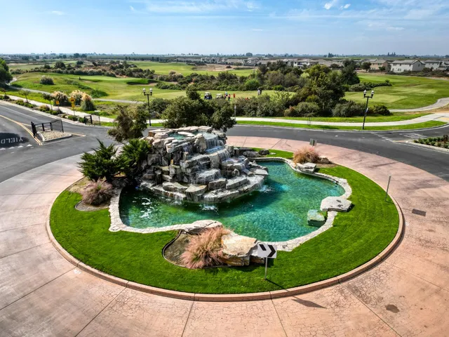 $999,999 | 1267 Gold King Place Circle, Dinuba, CA 93618