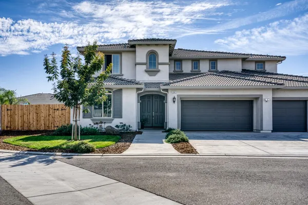 $999,999 | 1267 Gold King Place Circle, Dinuba, CA 93618