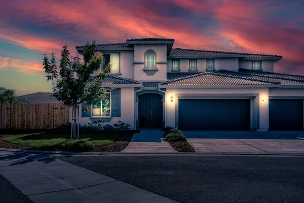 $999,999 | 1267 Gold King Place Circle, Dinuba, CA 93618