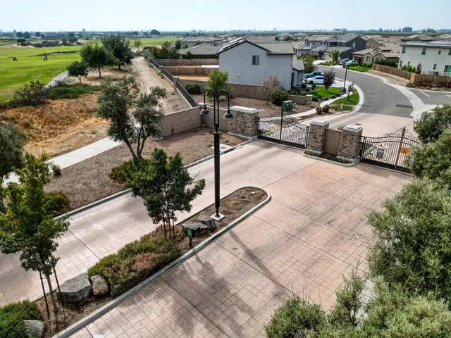 $999,999 | 1267 Gold King Place Circle, Dinuba, CA 93618
