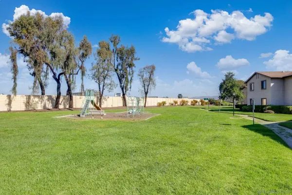 $425,000 | 1423 Graves Avenue, Unit 241, El Cajon, CA 92021