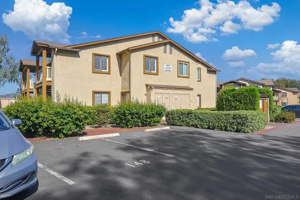 $425,000 | 1423 Graves Avenue, Unit 241, El Cajon, CA 92021