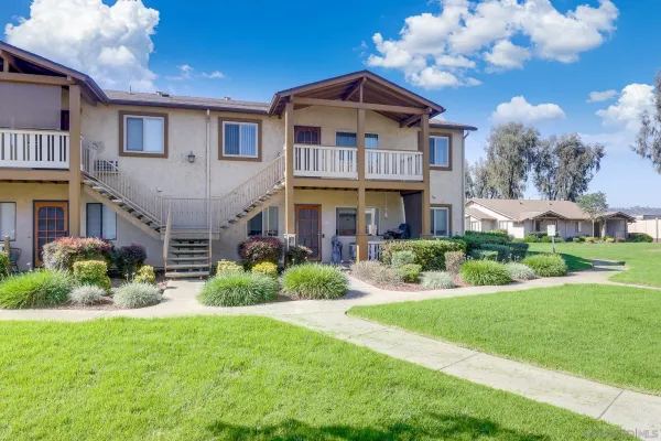 $425,000 | 1423 Graves Avenue, Unit 241, El Cajon, CA 92021