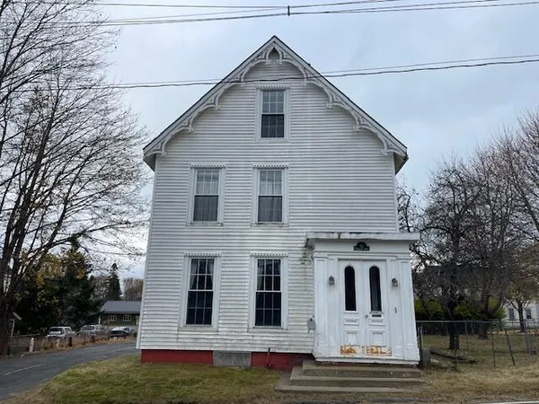 $217,000 | 52 Washington Street, Eastport, ME 04631