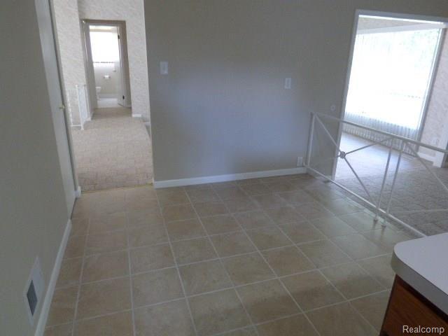 30021 Rambling Road Southfield, MI 48076 - Photo 16 of 17 RAMBLING 016.jpg