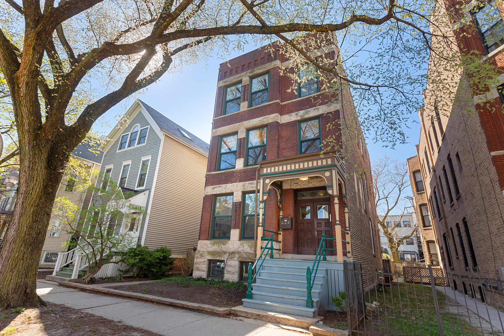 929 West Fletcher Street Chicago, IL 60657 - Photo 1 of 53 a front view of a multi story residential apartment building