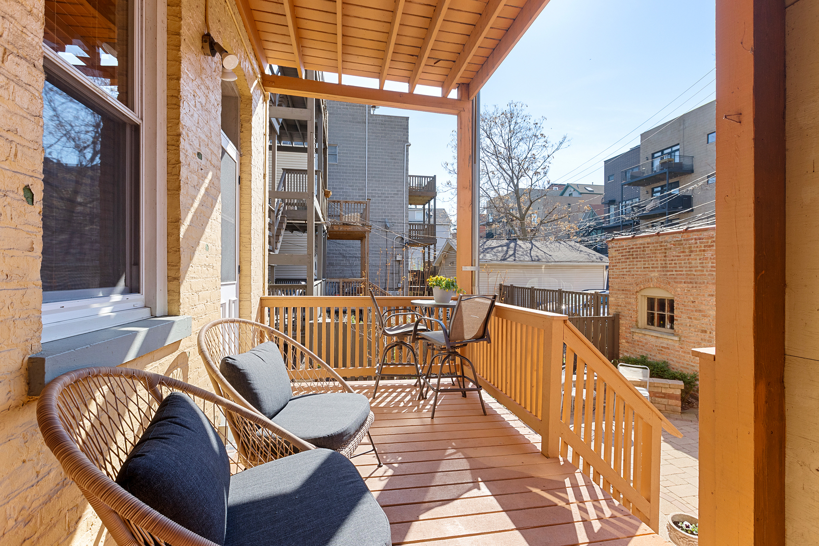 929 West Fletcher Street Chicago, IL 60657 - Photo 28 of 53 a view of balcony with furniture
