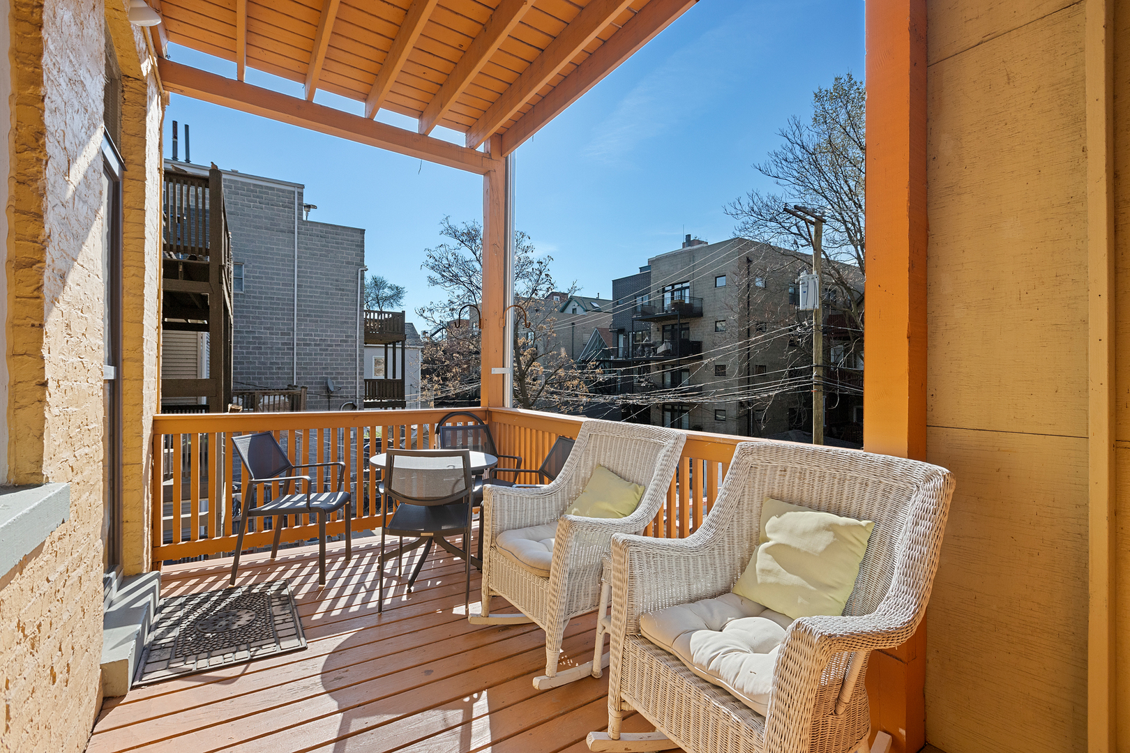 929 West Fletcher Street Chicago, IL 60657 - Photo 38 of 53 a outdoor sitting area with furniture and city view