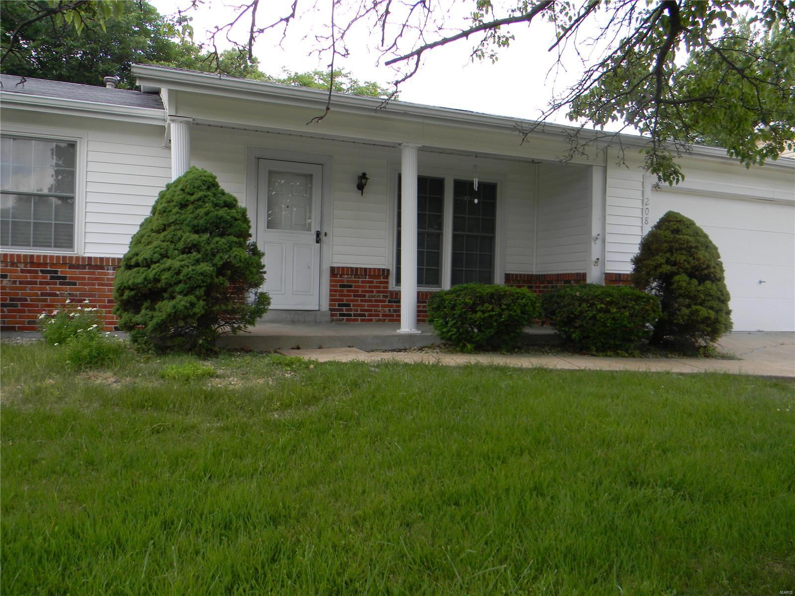 208 Universal Drive St. Peters, MO 63376 - Photo 2 of 27