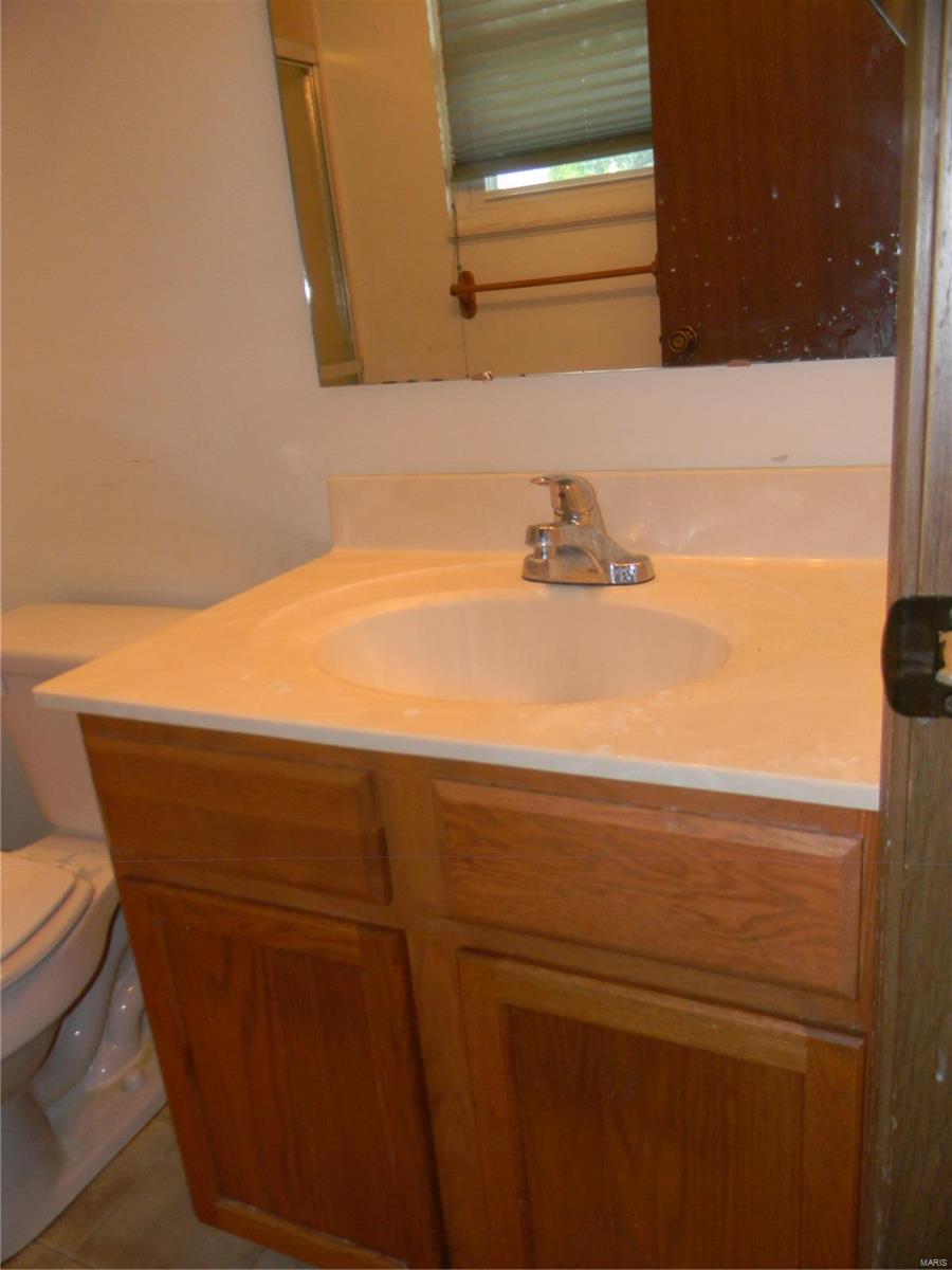 208 Universal Drive St. Peters, MO 63376 - Photo 12 of 27