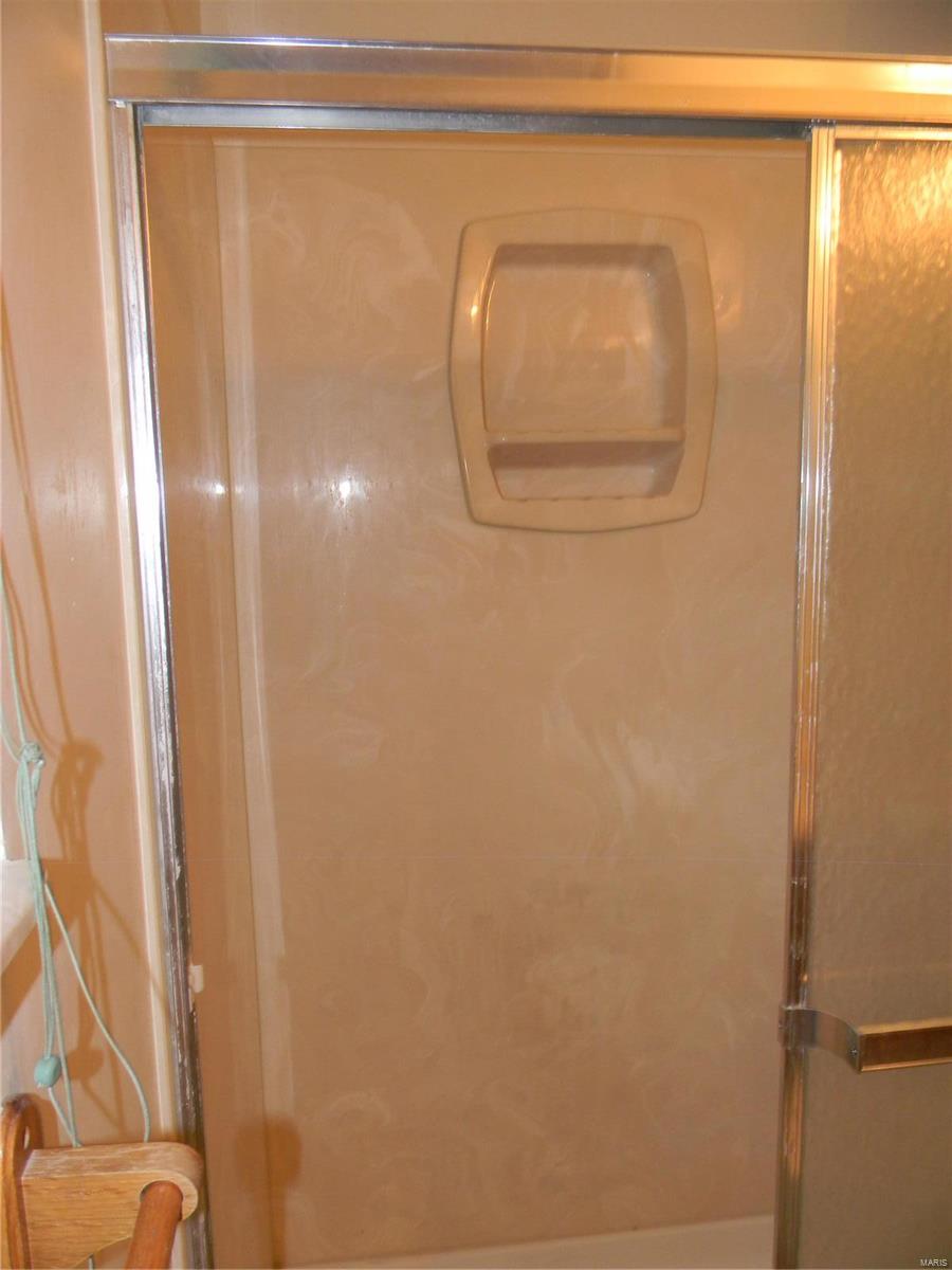 208 Universal Drive St. Peters, MO 63376 - Photo 14 of 27