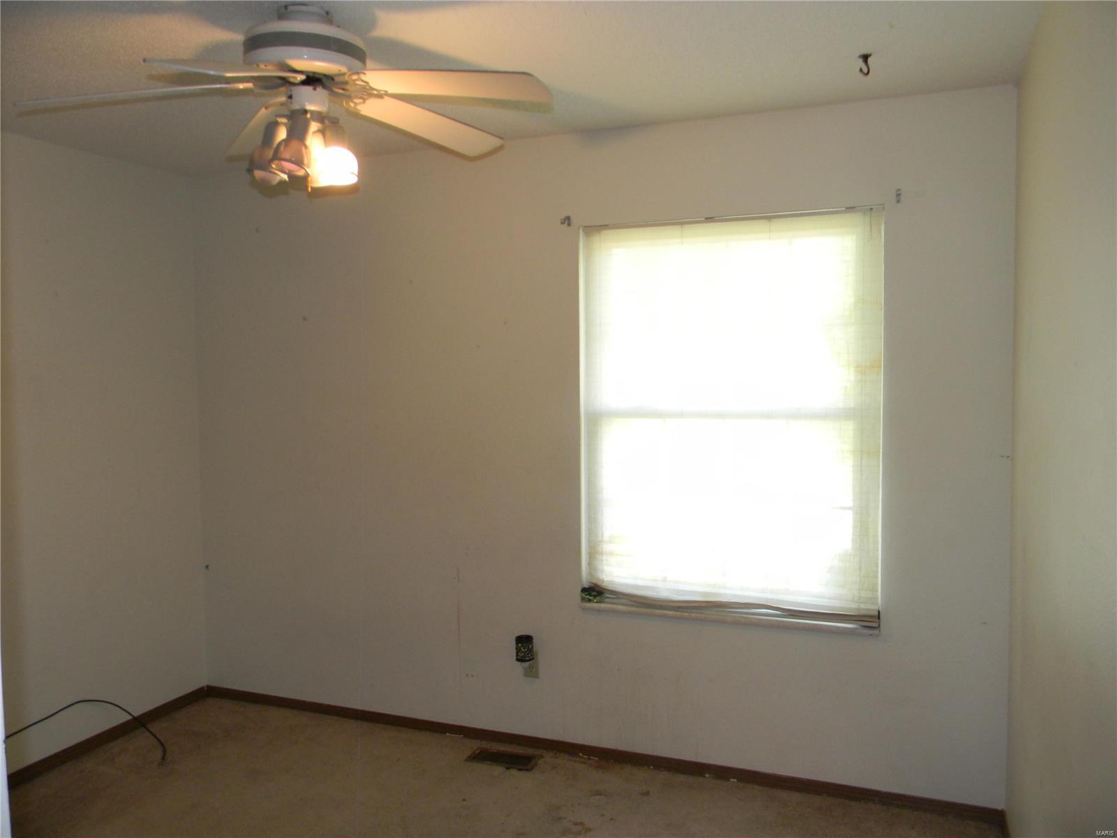 208 Universal Drive St. Peters, MO 63376 - Photo 16 of 27