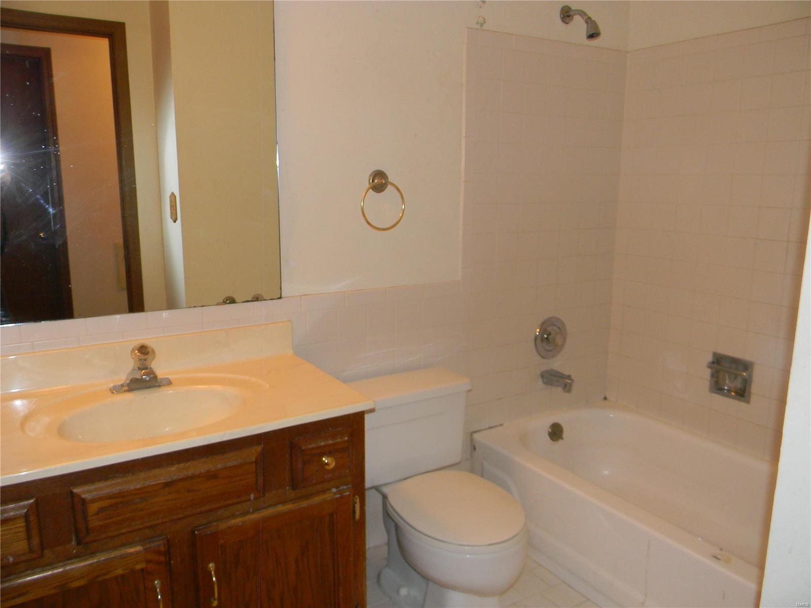 208 Universal Drive St. Peters, MO 63376 - Photo 18 of 27