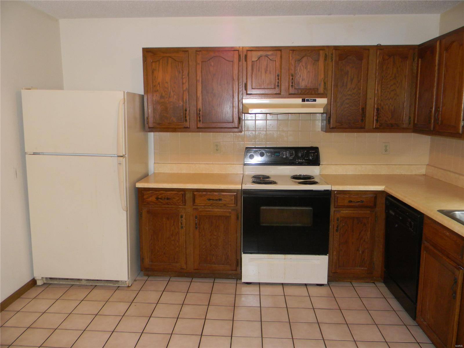 208 Universal Drive St. Peters, MO 63376 - Photo 6 of 27