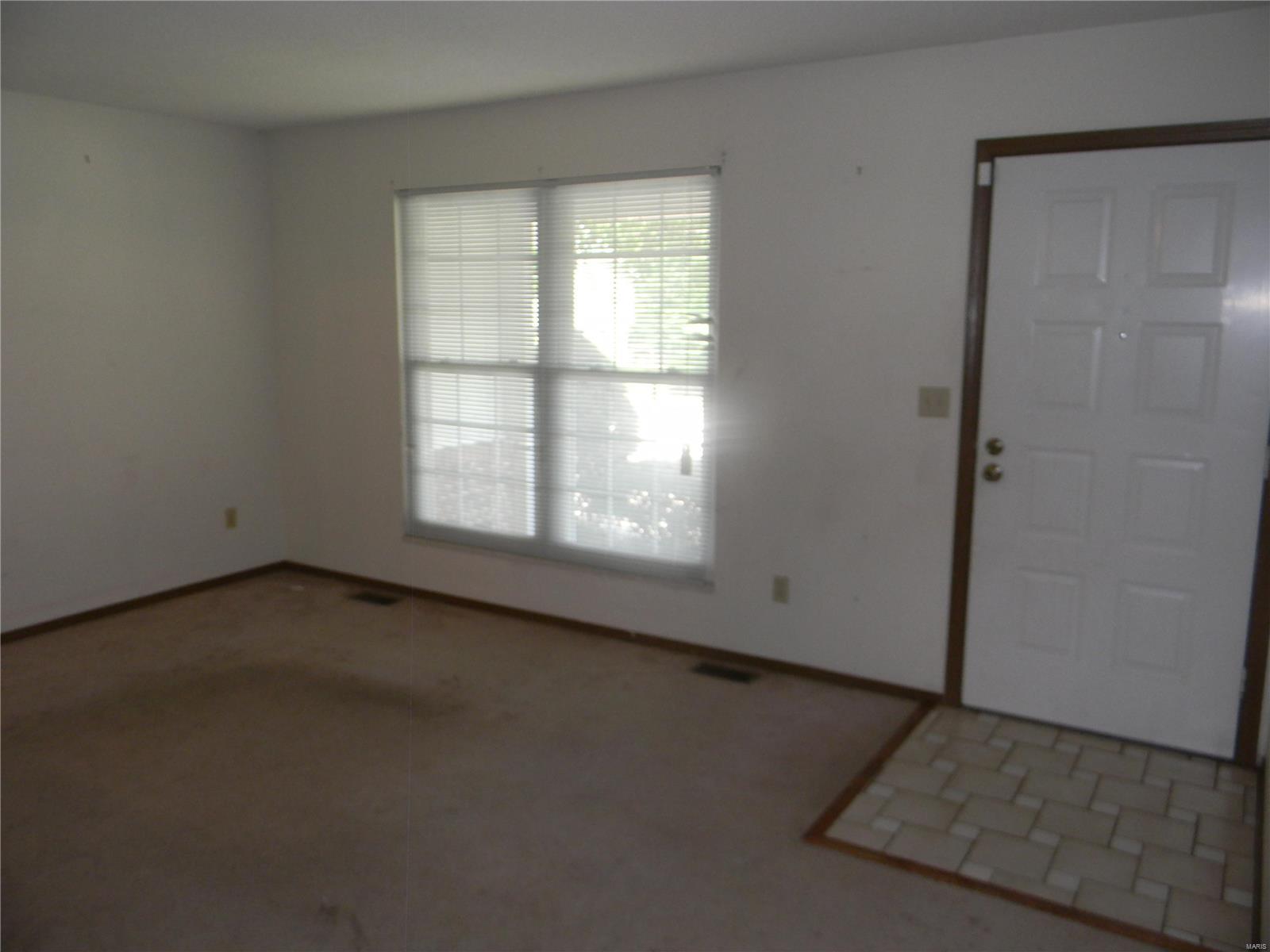 208 Universal Drive St. Peters, MO 63376 - Photo 8 of 27