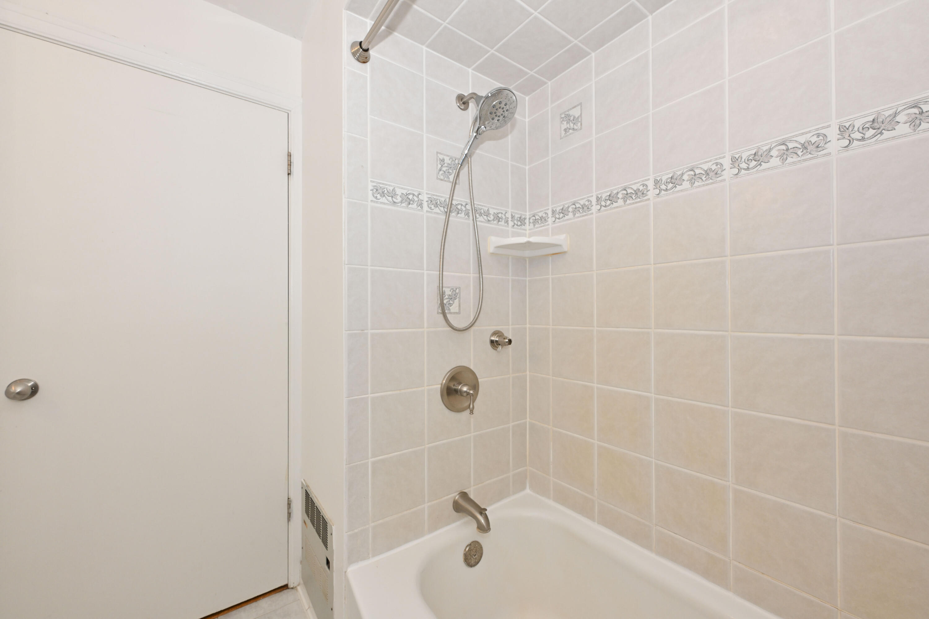 1933 West Donges Bay Road Mequon, WI 53092 - Photo 25 of 36 tiled shower