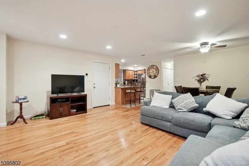 433 Linden Avenue Elizabeth, NJ 07202 - Photo 2 of 26