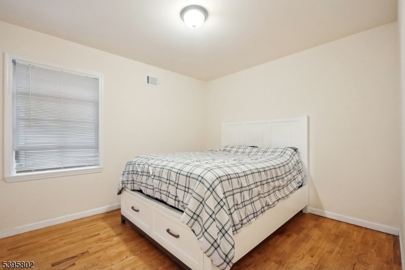 433 Linden Avenue Elizabeth, NJ 07202 - Photo 7 of 26